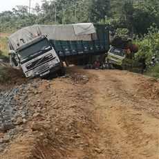 Jendema to Zimmi - accident blocking entire road