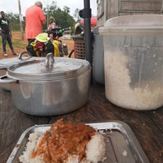 Fish and rice for breakfast en route Mbalmayo