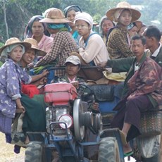 Between Mandalay and Pindaya