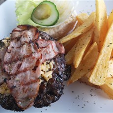 ZAR Vanrhynsdorp caravan park - pepper burger