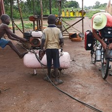 Ouidah to border - pumping our tyres