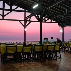 Mar e Sol restaurant, Sumbe