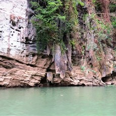 Between Da Vi and Ba Be