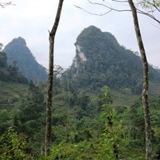 Between Na Phac and Yen Lac