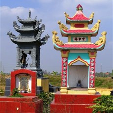 Between Haiphong and Thai Binh - civilian cemetery