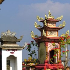 Between Haiphong and Thai Binh - civilian cemetery