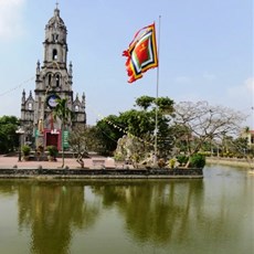 Between Thai Binh and Ninh Binh - church 3
