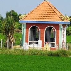 Between Ho Chi Minh City and Go Cong