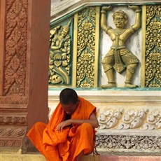 Pagoda between Neak Leuong and Phnom Penh
