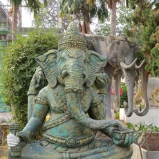 Pagoda between Neak Leuong and Phnom Penh