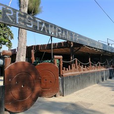 Ferro Velho restaurant, Benguela