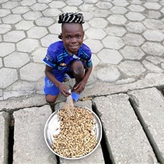 Peanut vendor, Douala